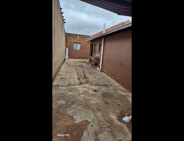 2 BEDROOM HOUSE FOR SALE IN TEMBISA